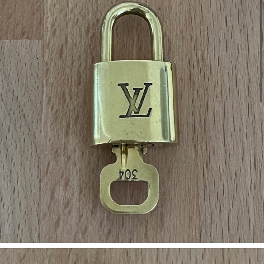 Louis Vuitton Gold Padlock Chain Necklace - Picture 13 of 15